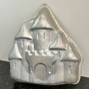 Wilton Princess Castle Cake Pan, Vintage -Wilton Aluminum Cake Pan 1998